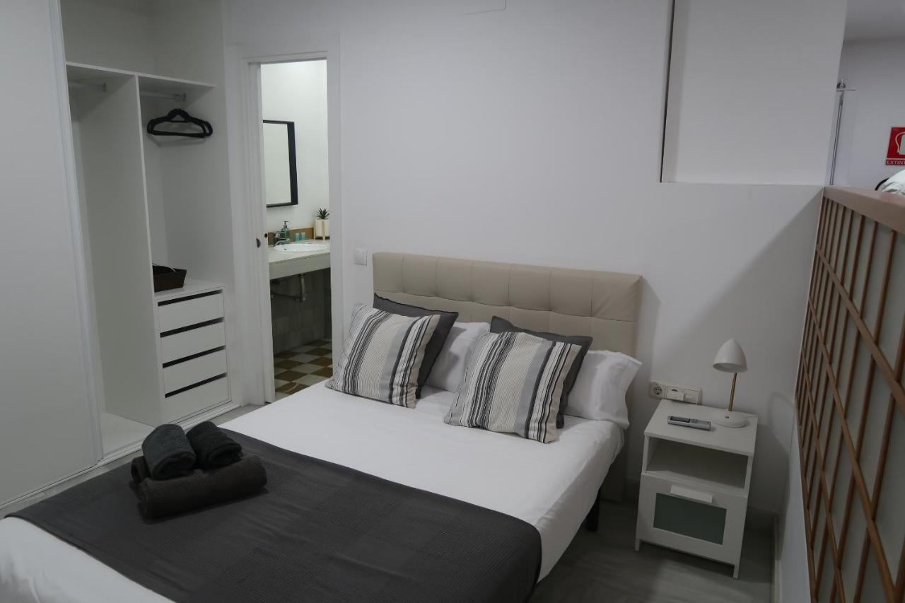 J & E Malaga Center Apartamentos Eksteriør billede