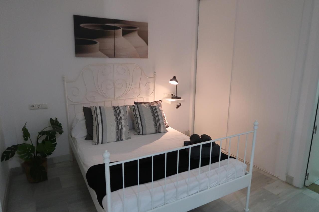 J & E Malaga Center Apartamentos Eksteriør billede