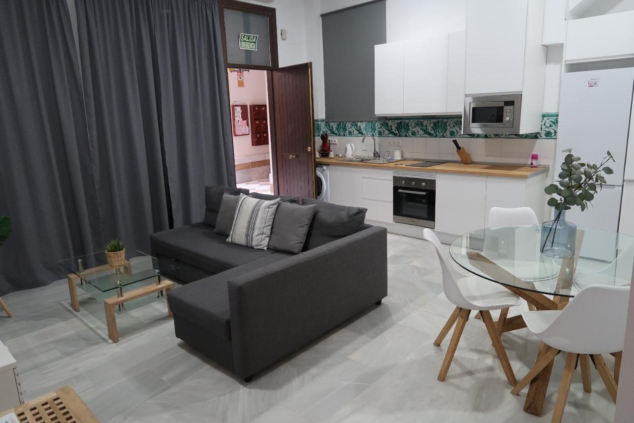 J & E Malaga Center Apartamentos Eksteriør billede