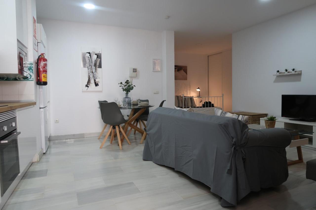 J & E Malaga Center Apartamentos Eksteriør billede