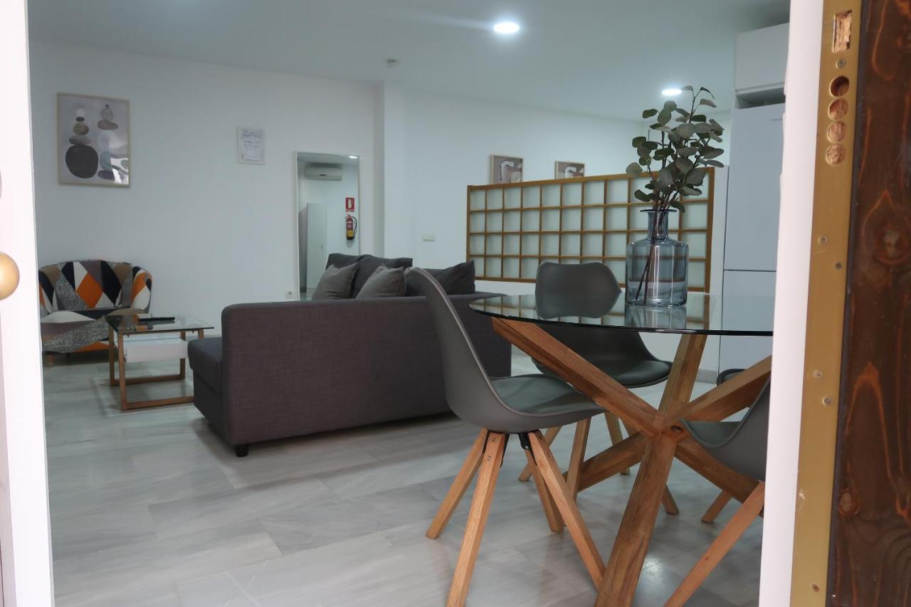 J & E Malaga Center Apartamentos Eksteriør billede