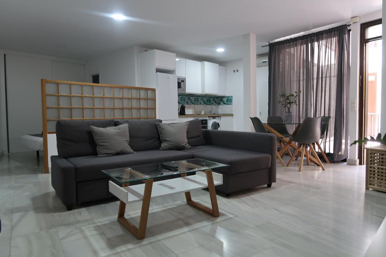 J & E Malaga Center Apartamentos Eksteriør billede