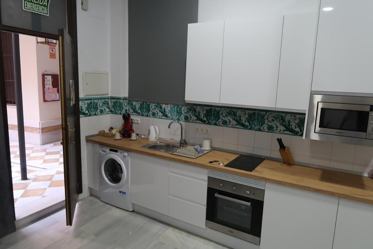 J & E Malaga Center Apartamentos Eksteriør billede