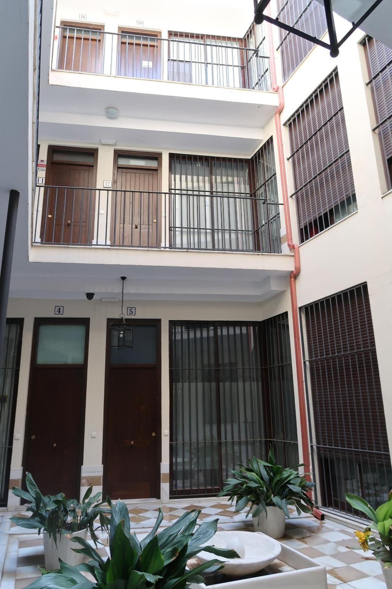 J & E Malaga Center Apartamentos Eksteriør billede