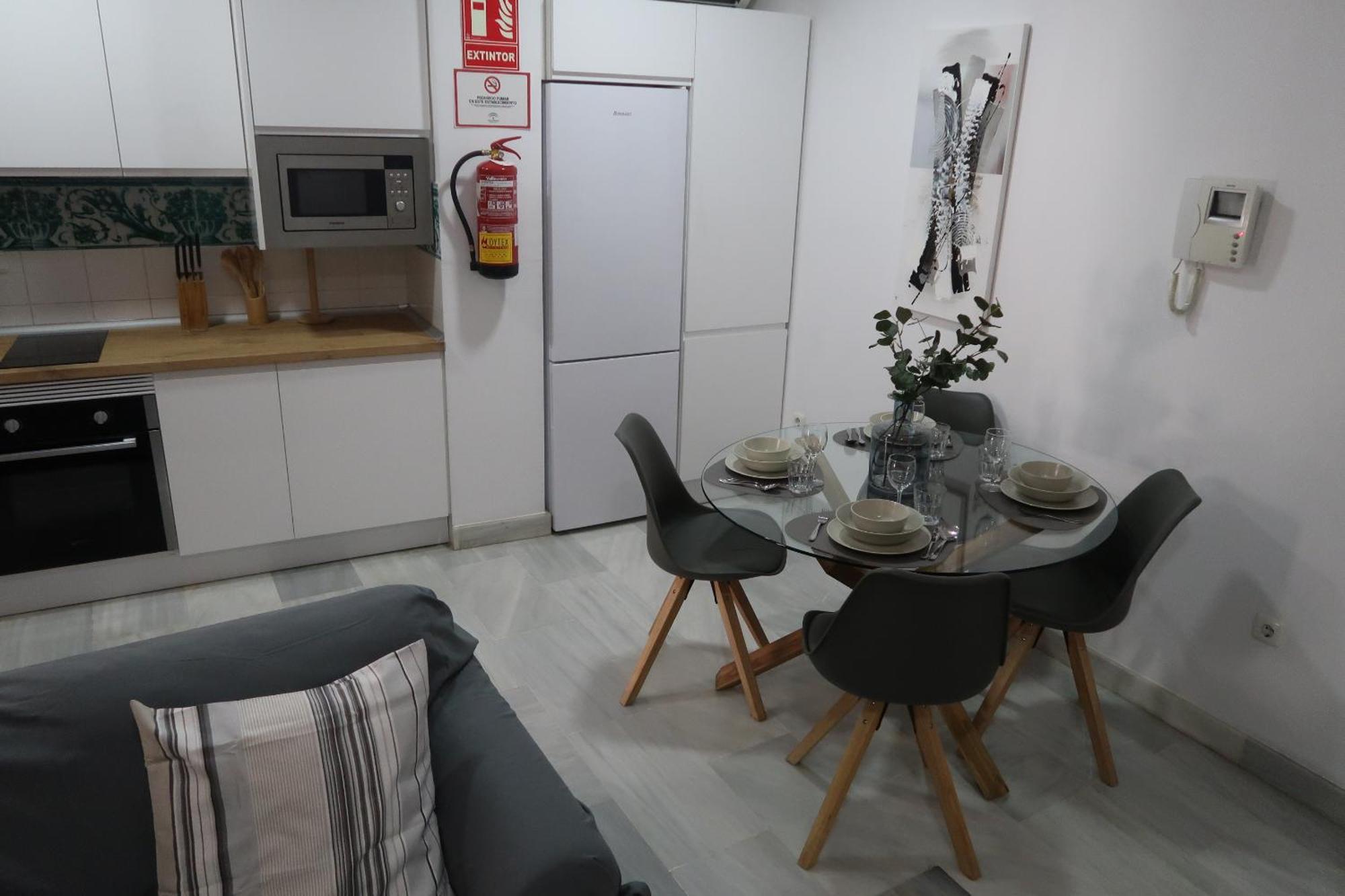 J & E Malaga Center Apartamentos Eksteriør billede