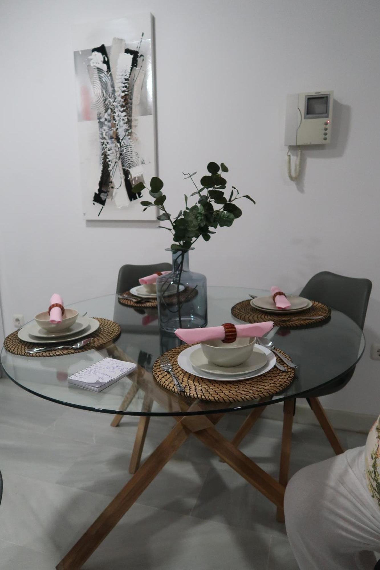 J & E Malaga Center Apartamentos Eksteriør billede