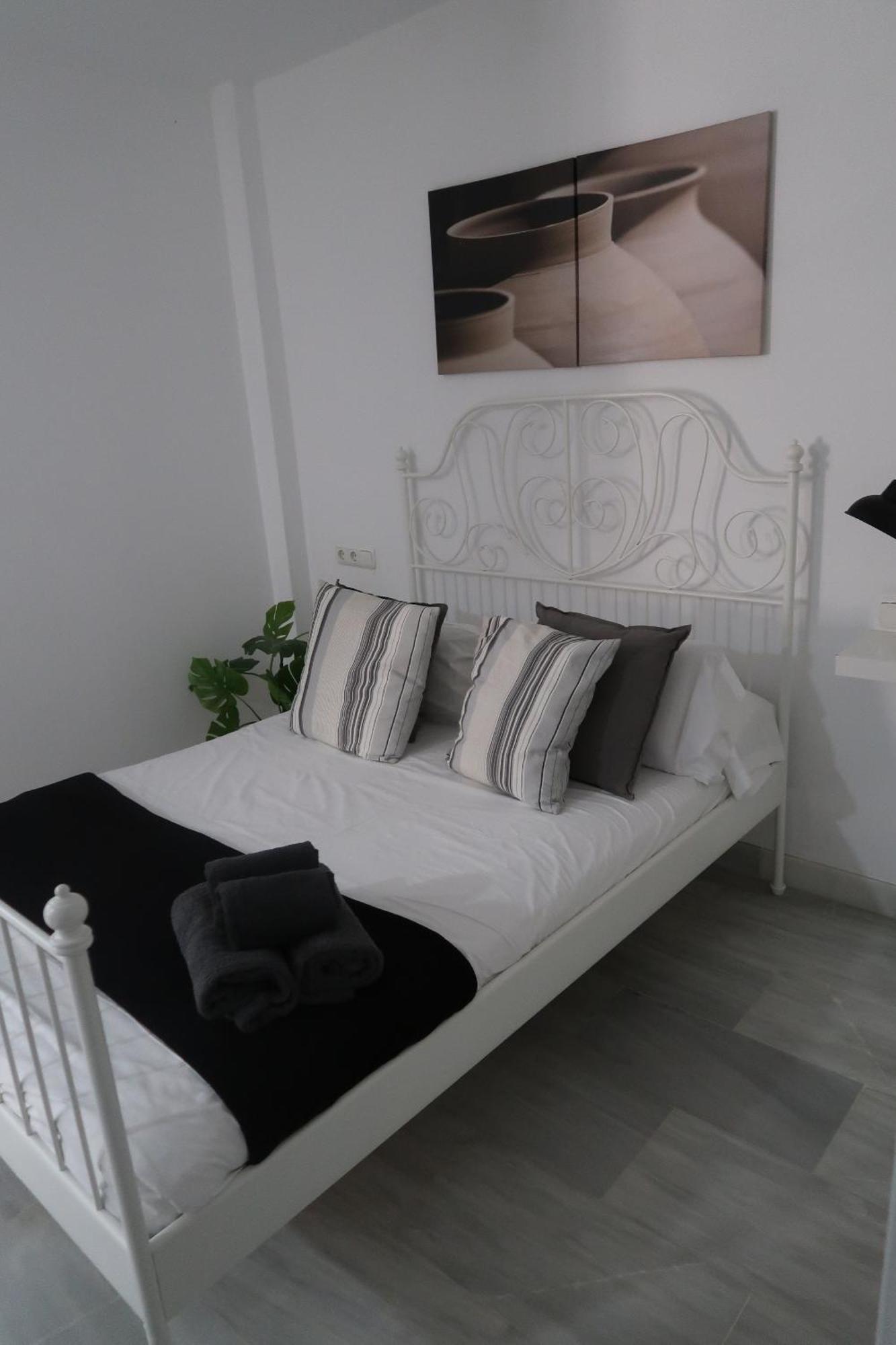 J & E Malaga Center Apartamentos Eksteriør billede